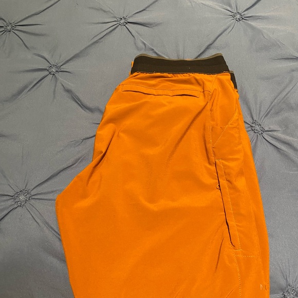 North face soft shell pant with zip shorts - Picture 2 of 3
